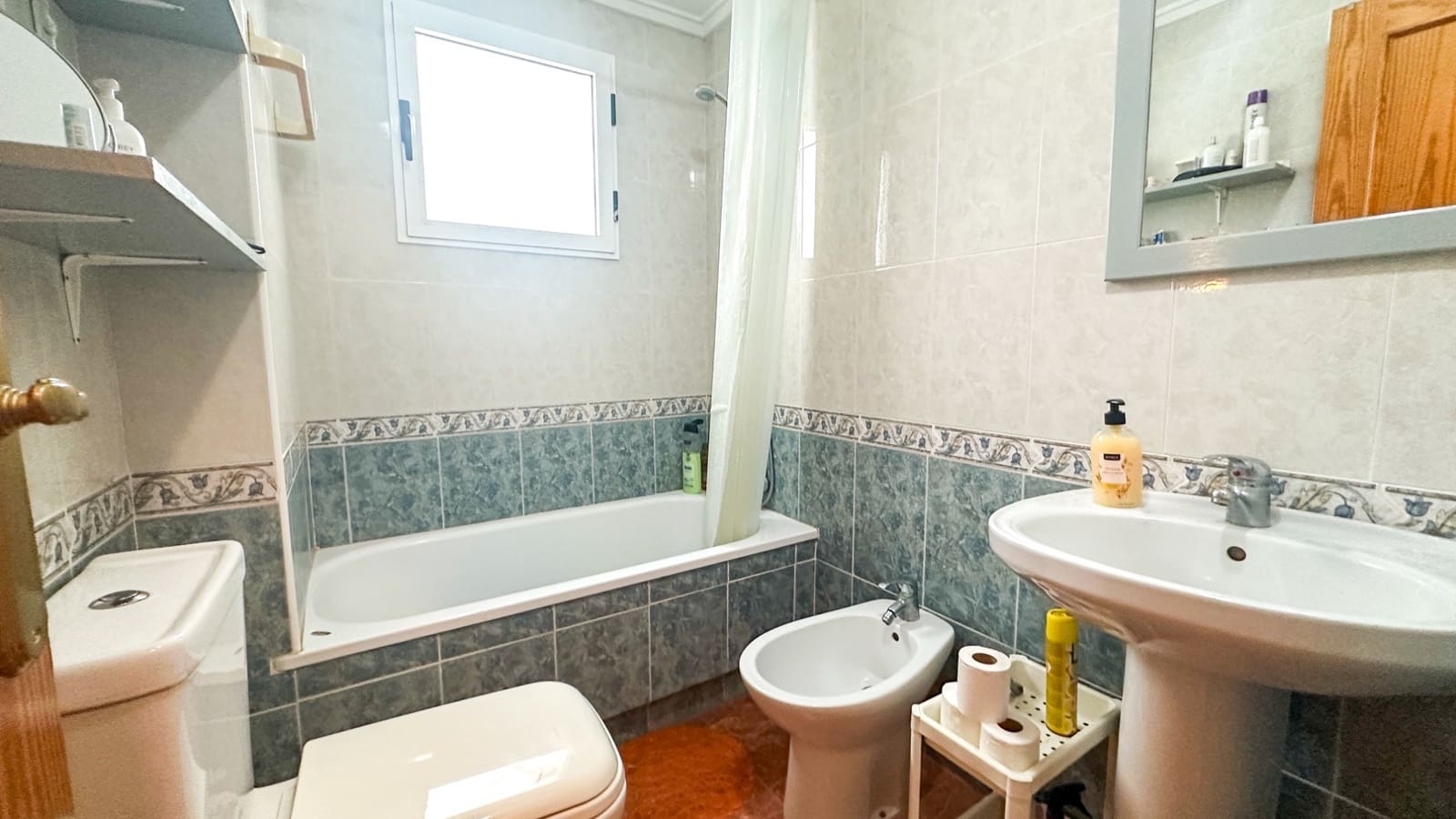 Apartamento de 2 habitaciones en Torrevieja en venta - 125.000 € (Ref: 9521466)