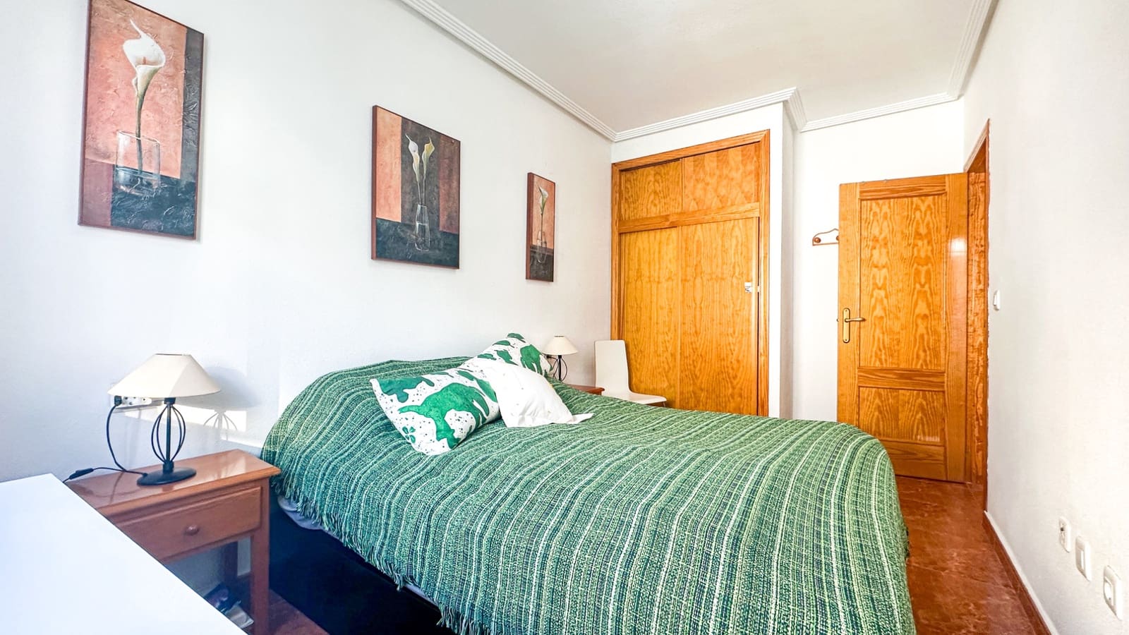 Apartamento de 2 habitaciones en Torrevieja en venta - 125.000 € (Ref: 9521466)