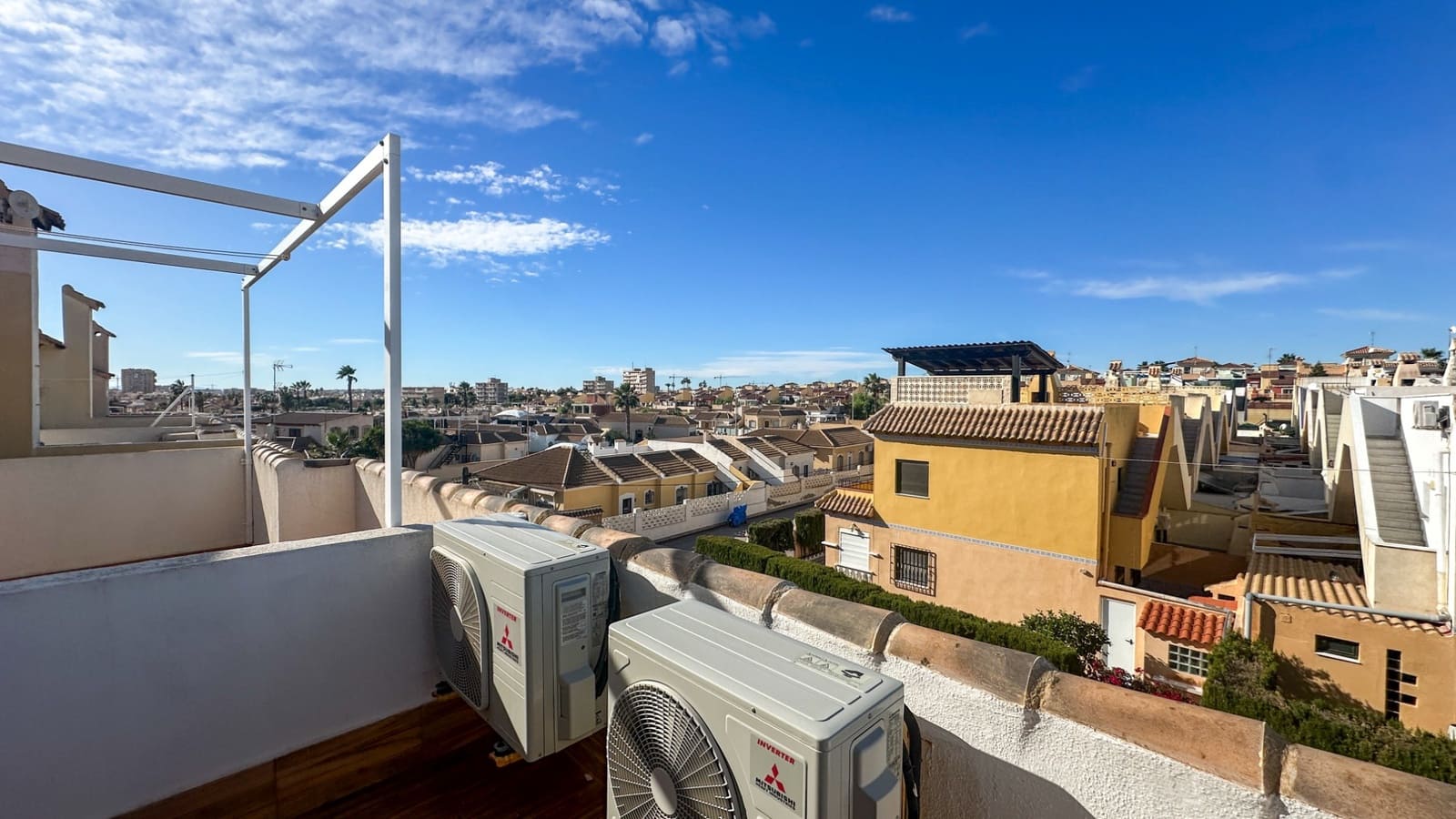 Casa de 2 habitaciones en Torrevieja en venta con piscina garaje - 179.000 € (Ref: 9524784)