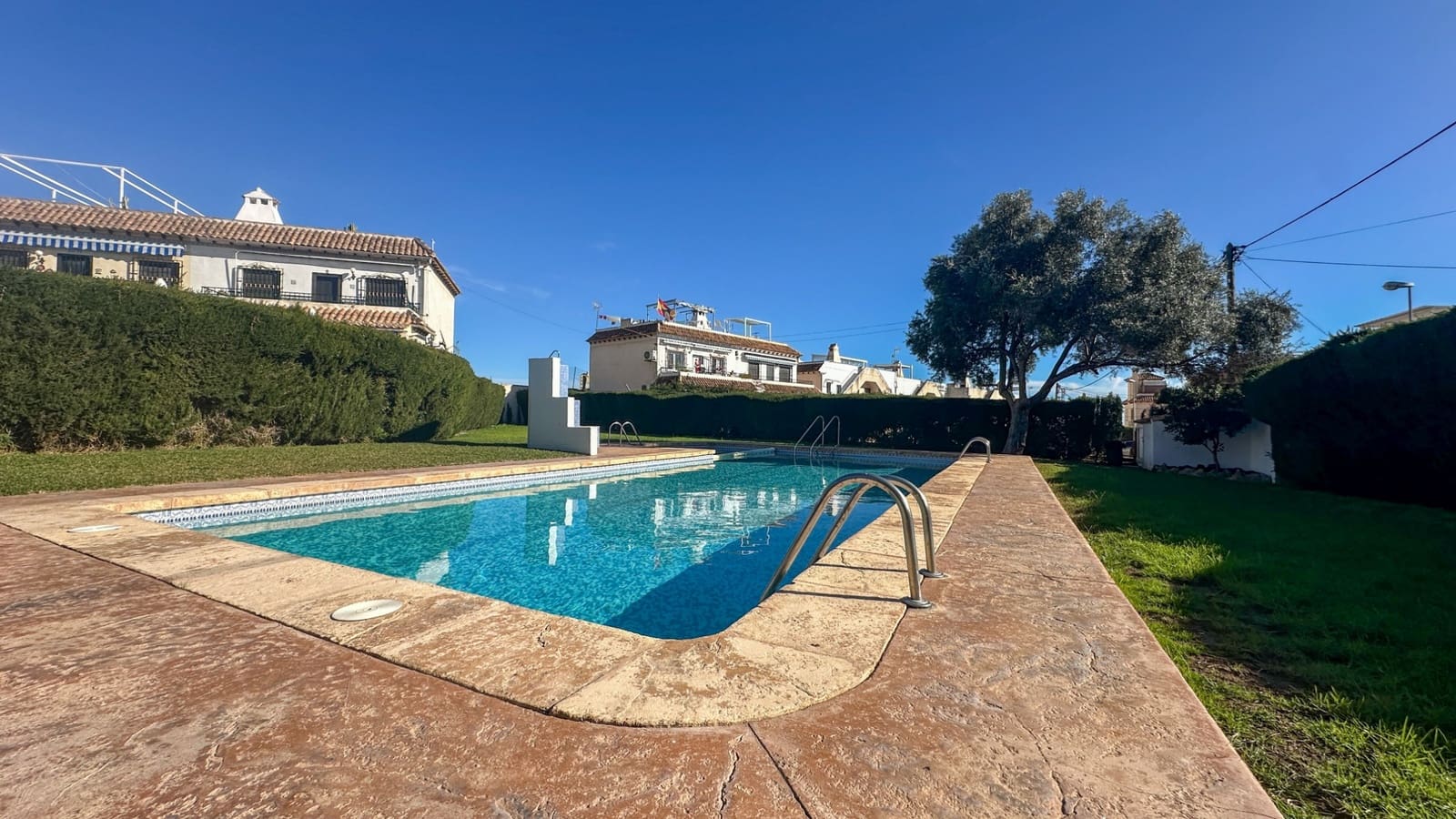 Casa de 2 habitaciones en Torrevieja en venta con piscina garaje - 179.000 € (Ref: 9524784)