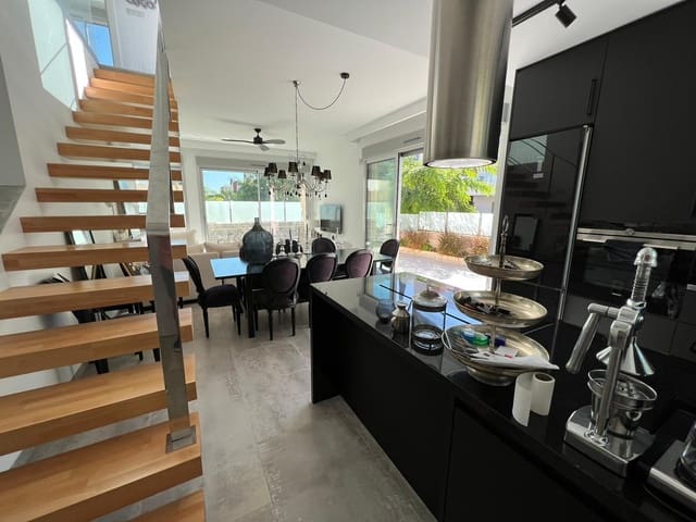 3 sovrum Villa till salu i Mil Palmeras, Pilar de la Horadada med pool - 535 000 € (Ref: 9524786)