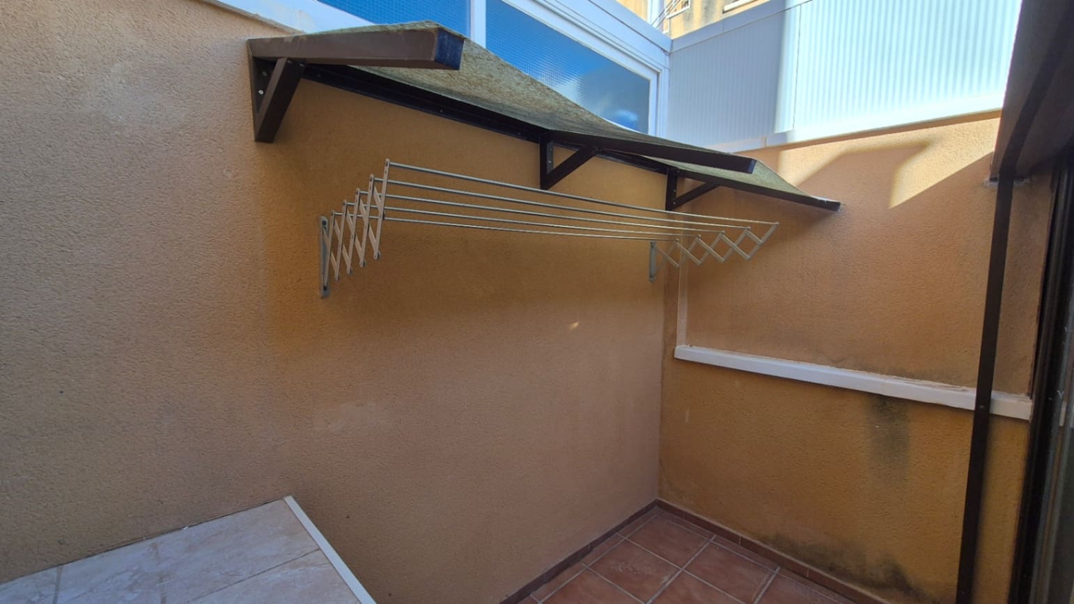 5 soverom Hus til salgs i Torrevieja med svømmebasseng garasje - € 240 000 (Ref: 9528869)