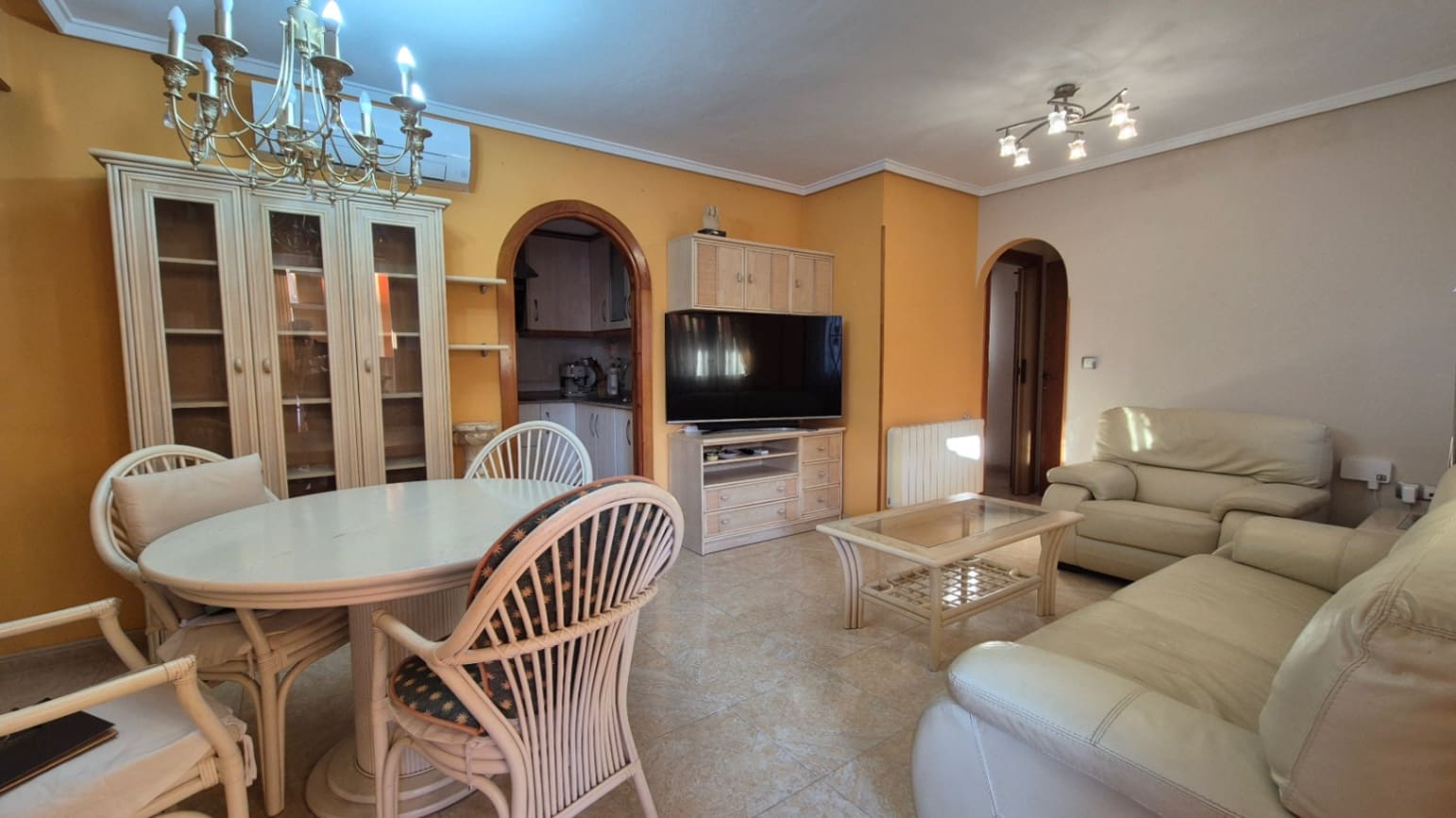 5 soverom Hus til salgs i Torrevieja med svømmebasseng garasje - € 240 000 (Ref: 9528869)