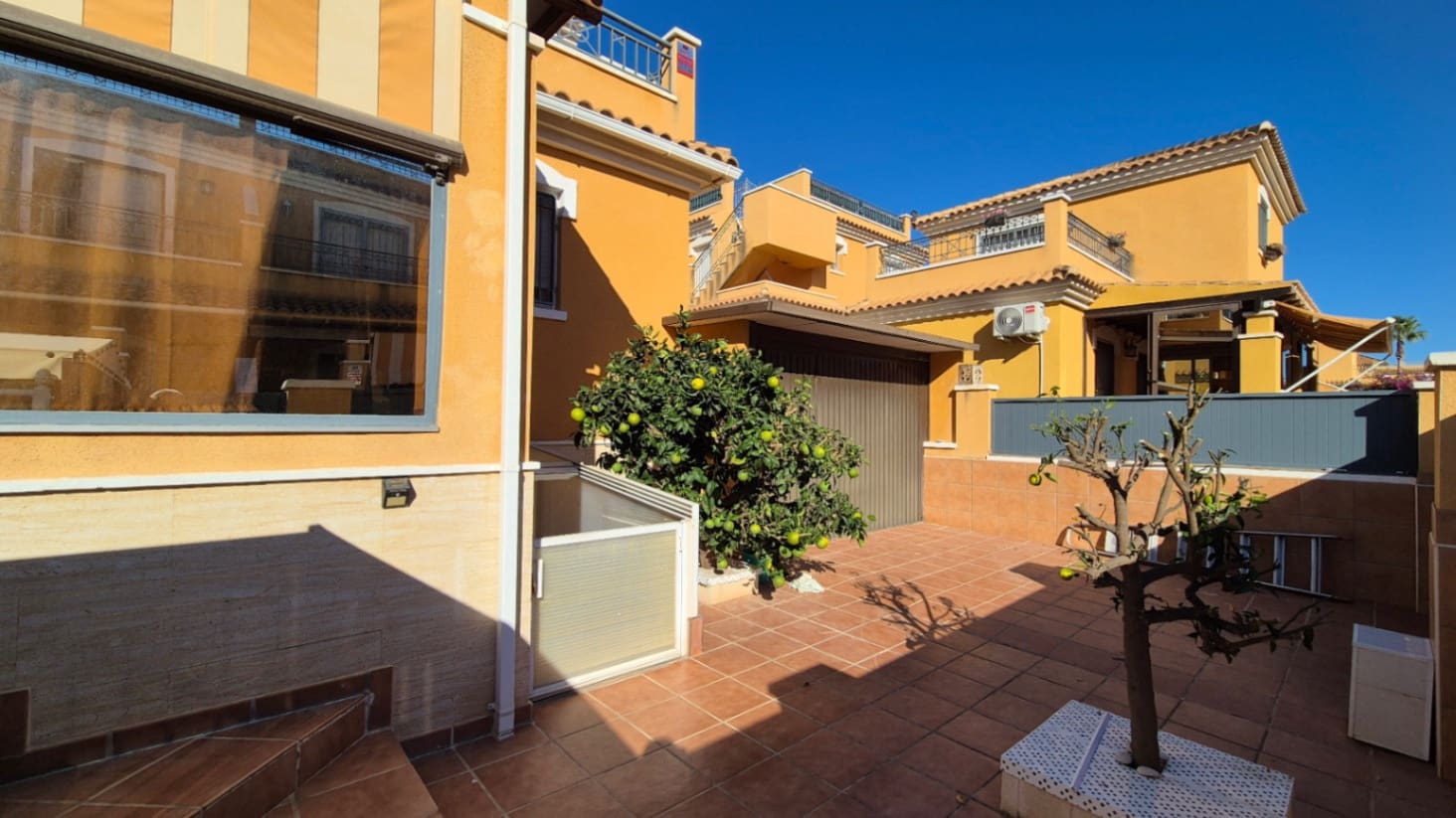 5 soverom Hus til salgs i Torrevieja med svømmebasseng garasje - € 240 000 (Ref: 9528869)