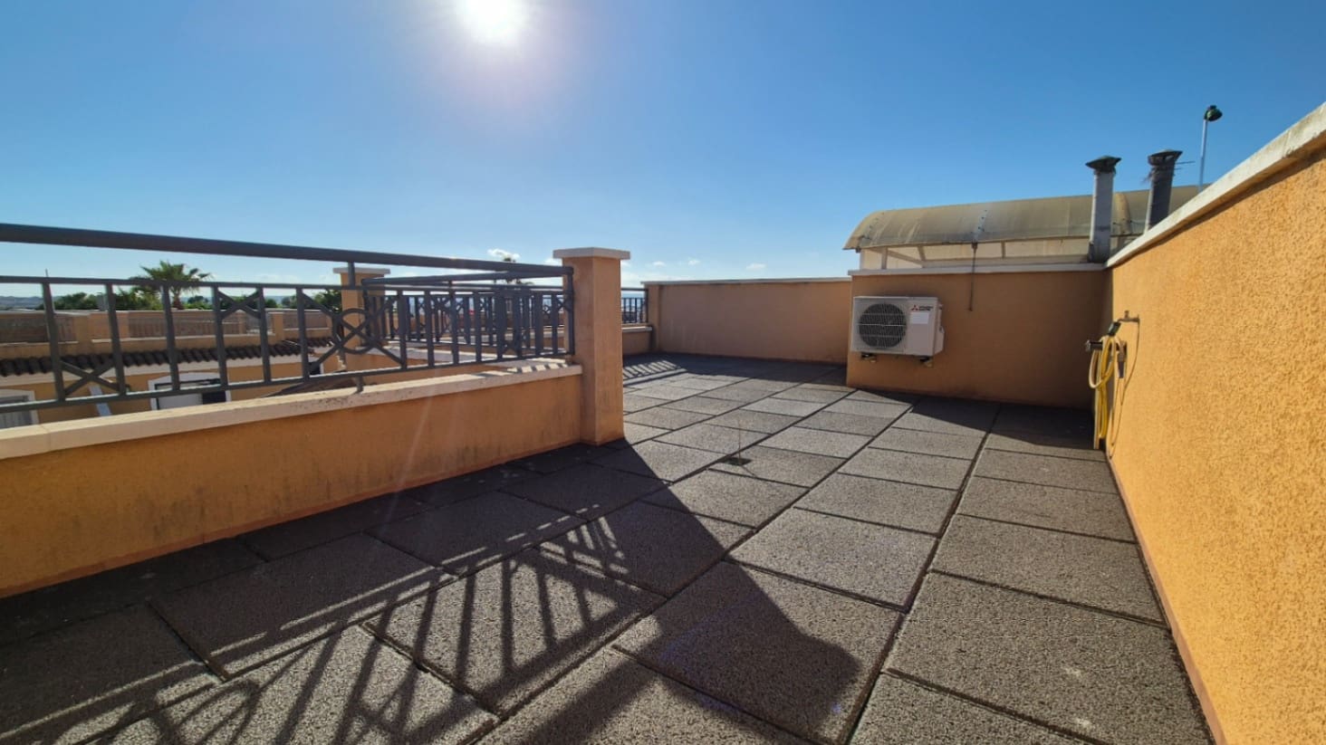 5 soverom Hus til salgs i Torrevieja med svømmebasseng garasje - € 240 000 (Ref: 9528869)