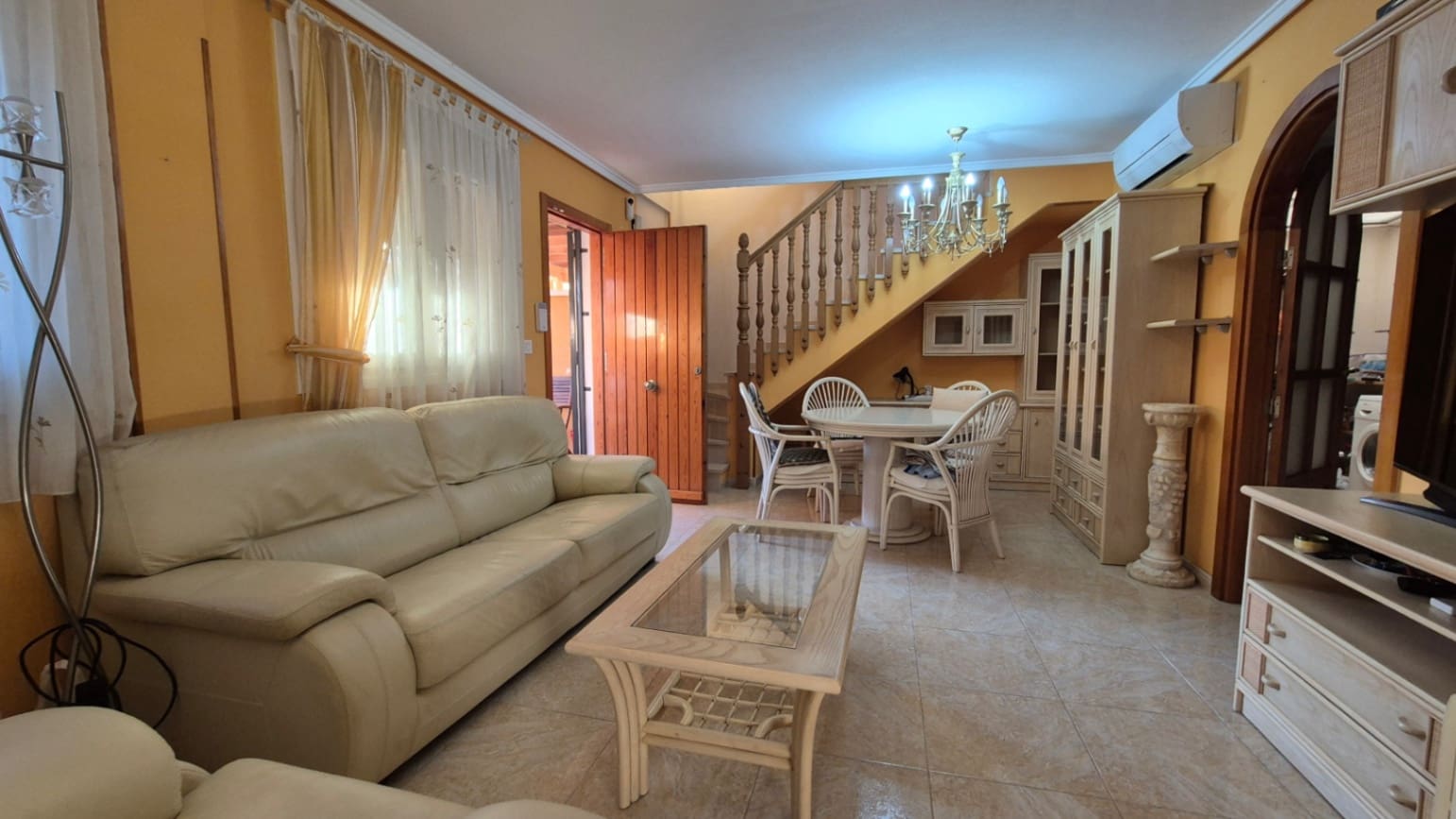 5 soverom Hus til salgs i Torrevieja med svømmebasseng garasje - € 240 000 (Ref: 9528869)