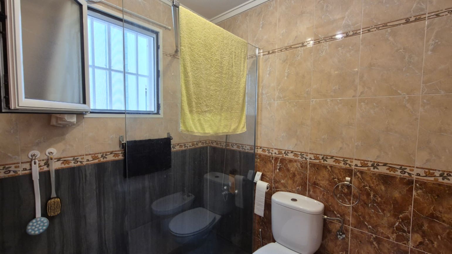 5 soverom Hus til salgs i Torrevieja med svømmebasseng garasje - € 240 000 (Ref: 9528869)