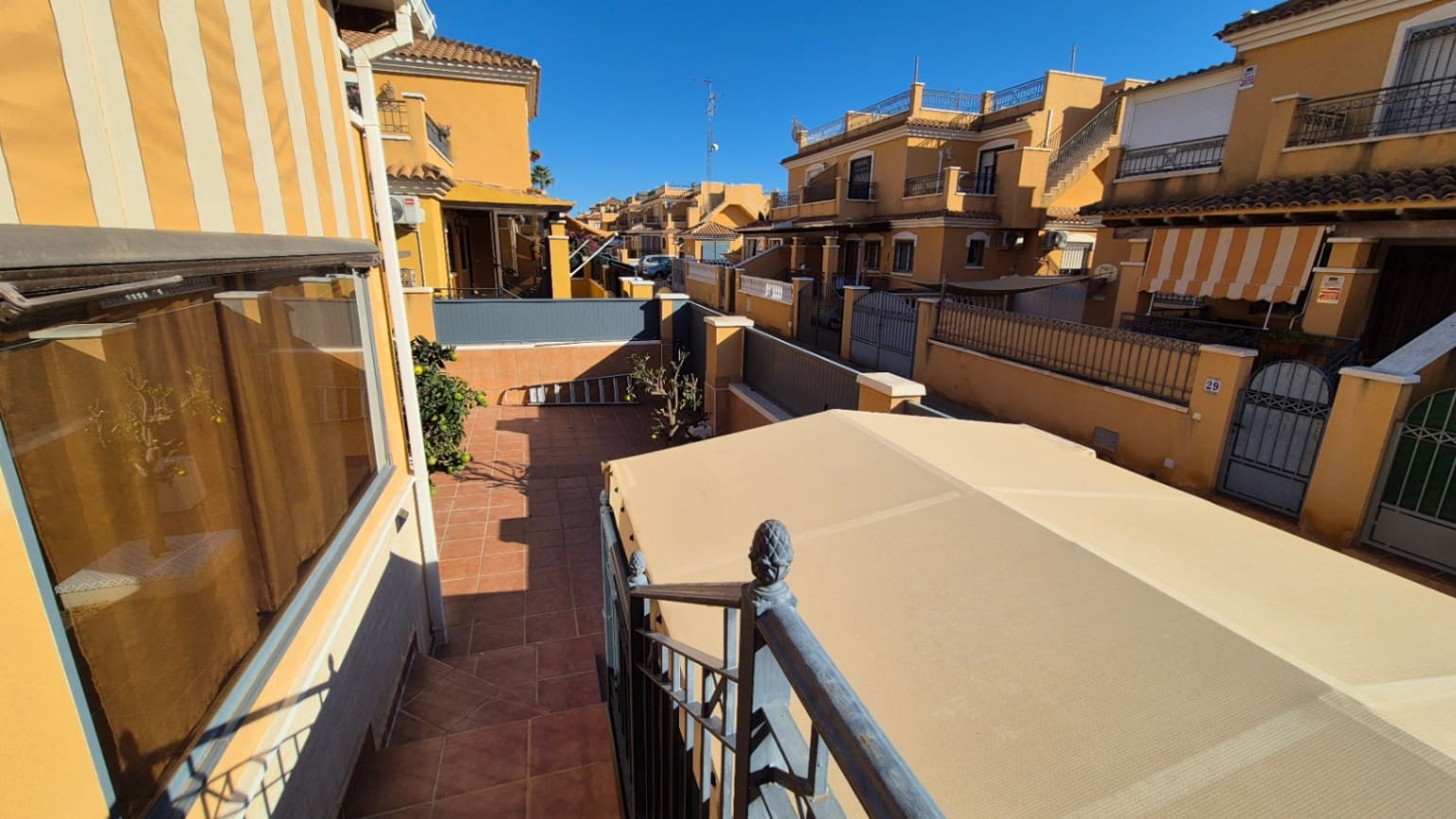 5 soverom Hus til salgs i Torrevieja med svømmebasseng garasje - € 240 000 (Ref: 9528869)