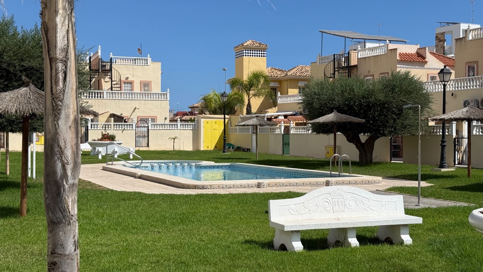2 soveværelse Byhus til salg i Orihuela Costa med swimmingpool garage - € 205.900 (Ref: 9548931)