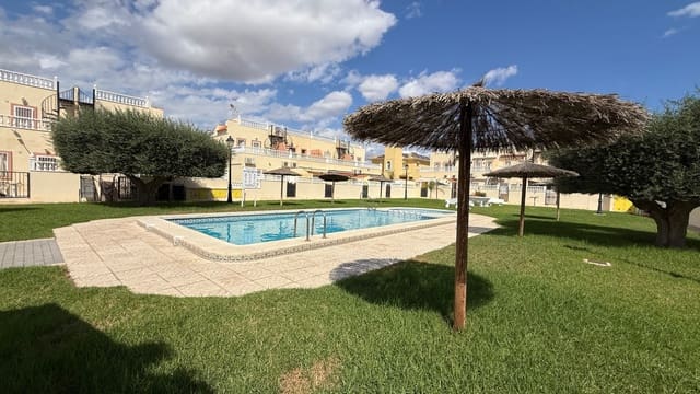2 soveværelse Byhus til salg i La Zenia, Orihuela med swimmingpool garage - € 205.900 (Ref: 9548931)