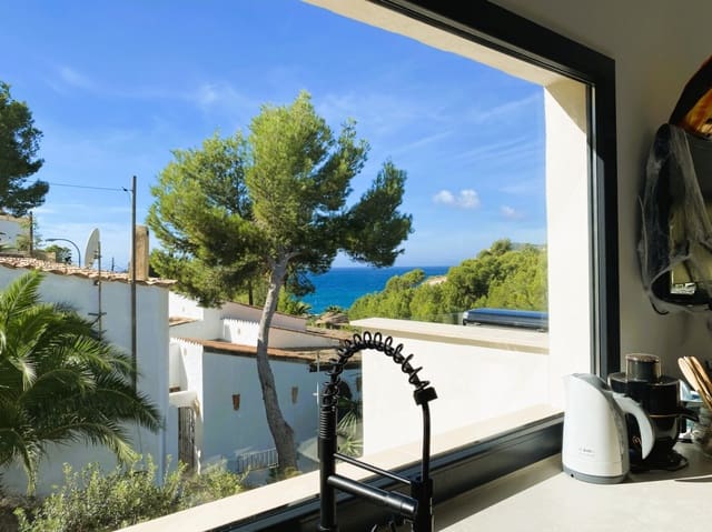 4 sypialnia Willa na sprzedaż w Santa Ponsa, Calvià z basenem garażem - 2 850 000 € (Ref: 9563923)