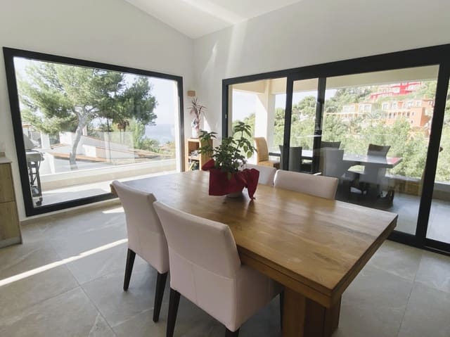 4 sypialnia Willa na sprzedaż w Santa Ponsa, Calvià z basenem garażem - 2 850 000 € (Ref: 9563923)