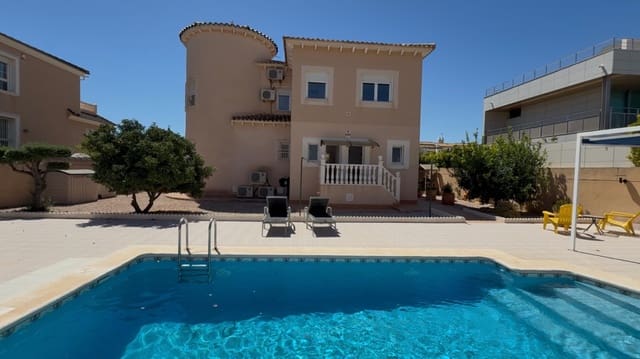4 chambre Villa/Maison à vendre à Villamartin, Orihuela avec piscine garage - 570 000 € (Ref: 9580031)