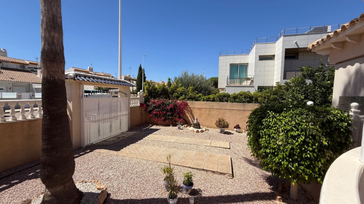 4 soveværelse Villa til salg i Orihuela Costa med swimmingpool garage - € 570.000 (Ref: 9580031)