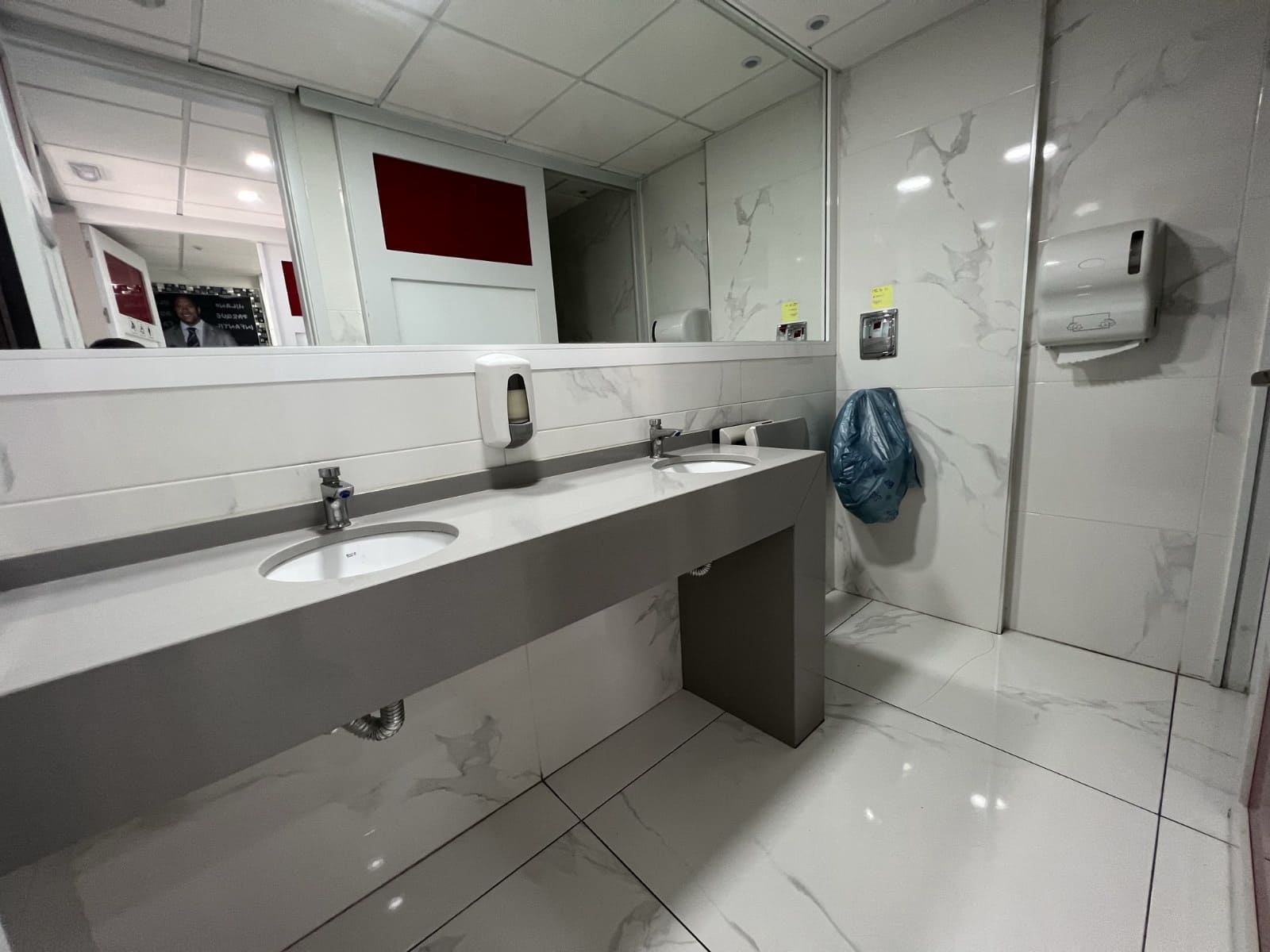 Kommersiell till salu i Torrevieja - 1 000 000 € (Ref: 9580036)