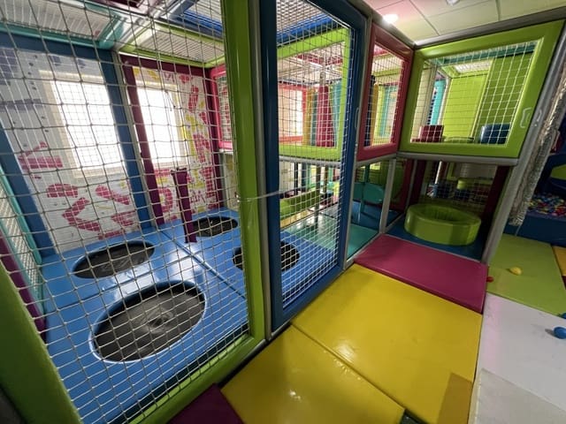 Kommersiell till salu i Torrevieja - 1 000 000 € (Ref: 9580036)