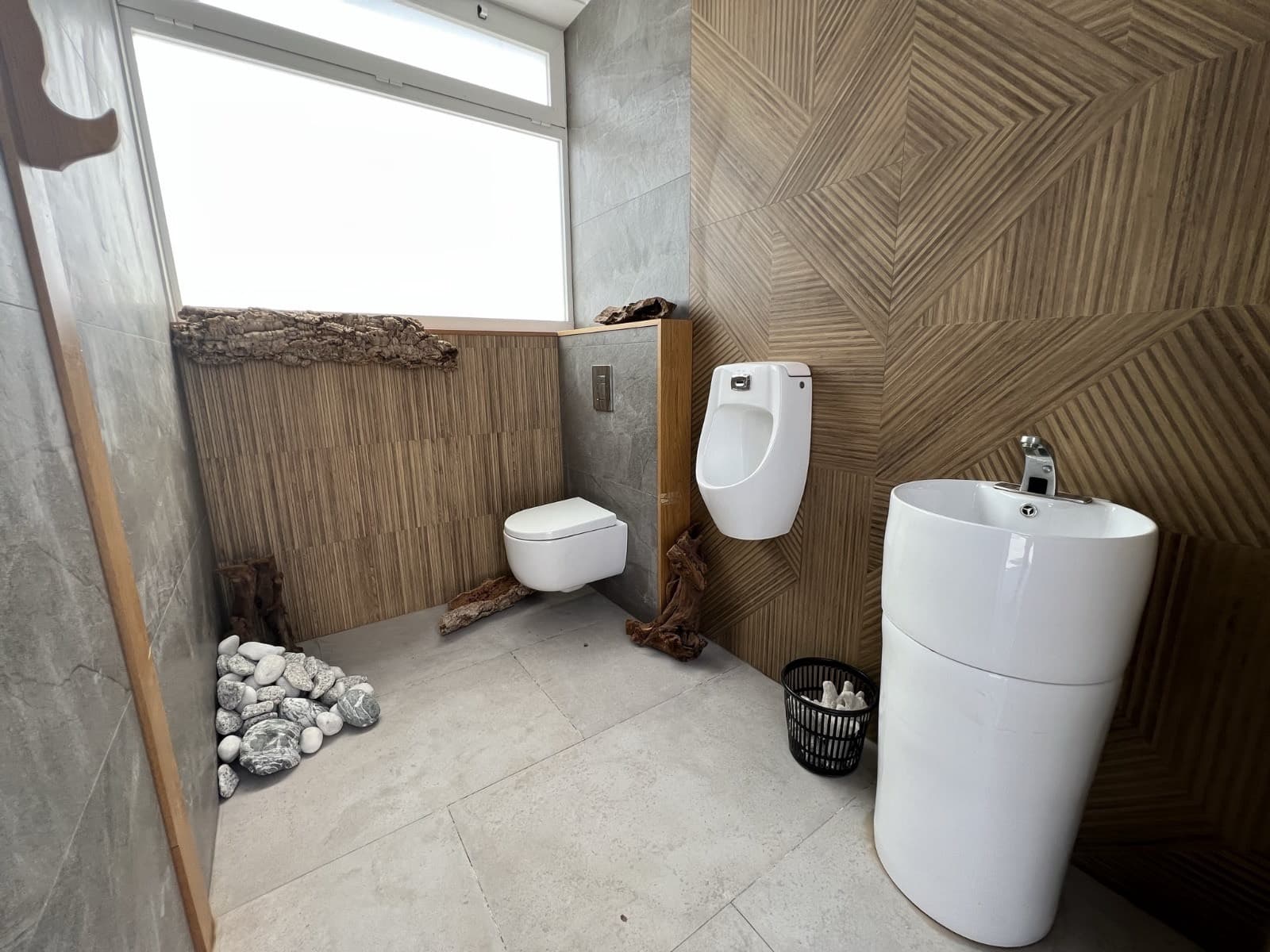 Kommersiell till salu i Torrevieja - 1 000 000 € (Ref: 9580036)