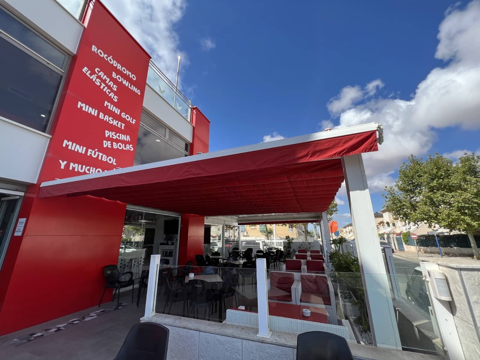 Kommersiell till salu i Torrevieja - 1 000 000 € (Ref: 9580036)