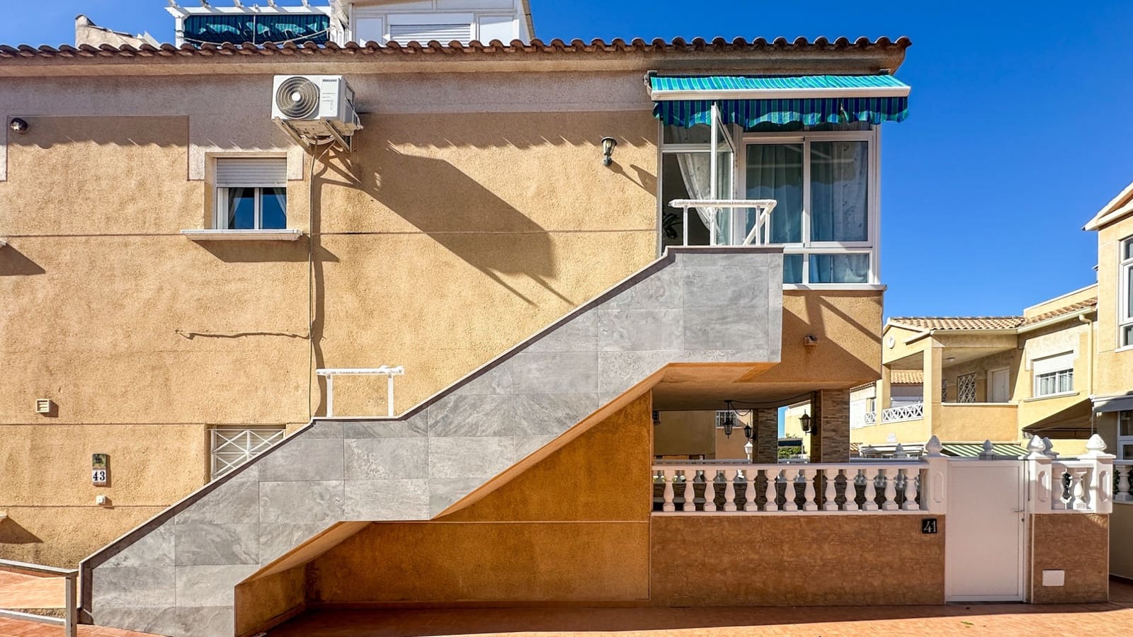 2 camera da letto Bungalow in vendita in Torrevieja con piscina - 195.000 € (Rif: 9584605)