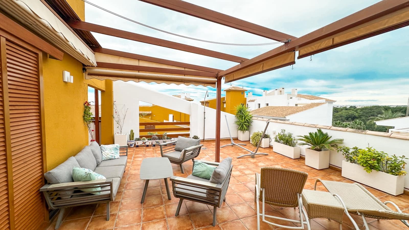 Ático de 2 habitaciones en Orihuela Costa en venta con piscina garaje - 375.000 € (Ref: 9588276)