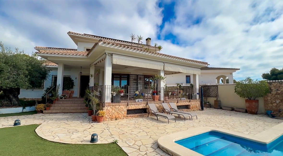 7 sovrum Villa till salu i Alicante stad med pool garage - 1 349 000 € (Ref: 9691625)