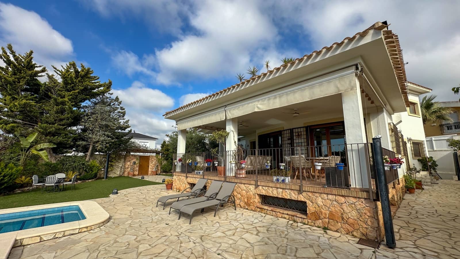 7 bedroom Villa for sale in Dehesa de Campoamor with pool garage - € 1,349,000 (Ref: 9691625)
