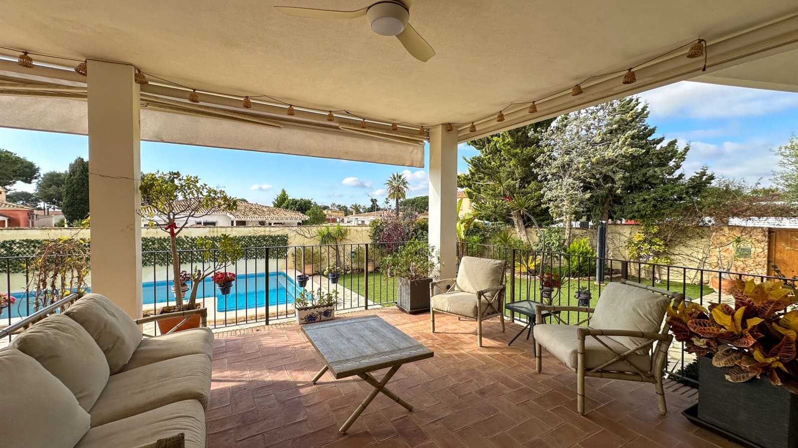 7 bedroom Villa for sale in Dehesa de Campoamor with pool garage - € 1,349,000 (Ref: 9691625)