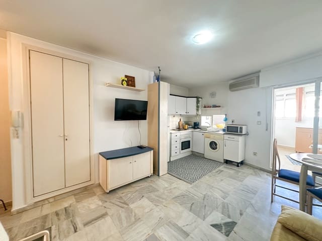 Studio for sale in Centro, Torrevieja with garage - € 127,000 (Ref: 9733754)