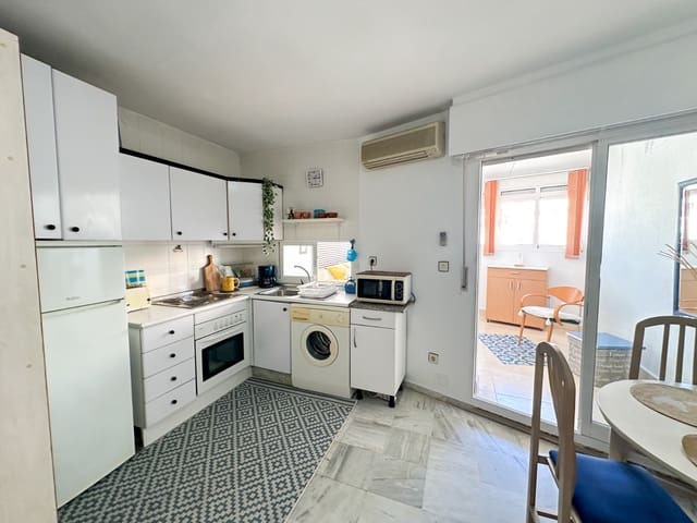 Studio for sale in Centro, Torrevieja with garage - € 127,000 (Ref: 9733754)