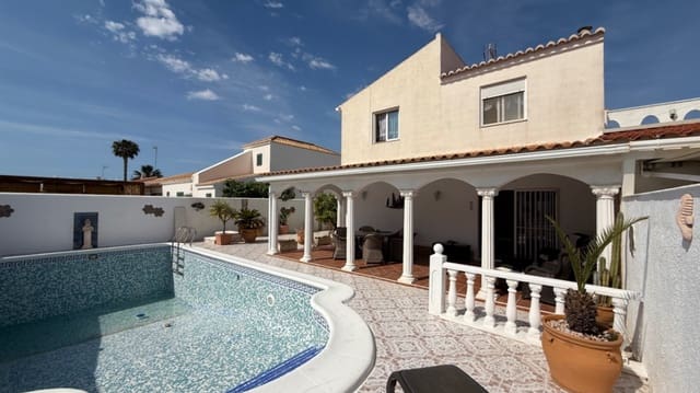 3 sypialnia Dom na sprzedaż w El Chaparral - La Siesta - La Torreta, Torrevieja z basenem garażem - 389 000 € (Ref: 9806948)