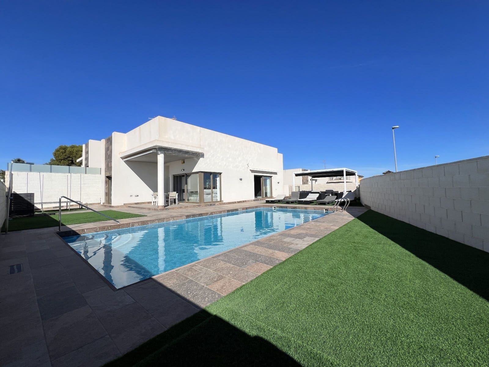 5 camera da letto Villa in vendita in Orihuela Costa con piscina - 675.000 € (Rif: 9808559)