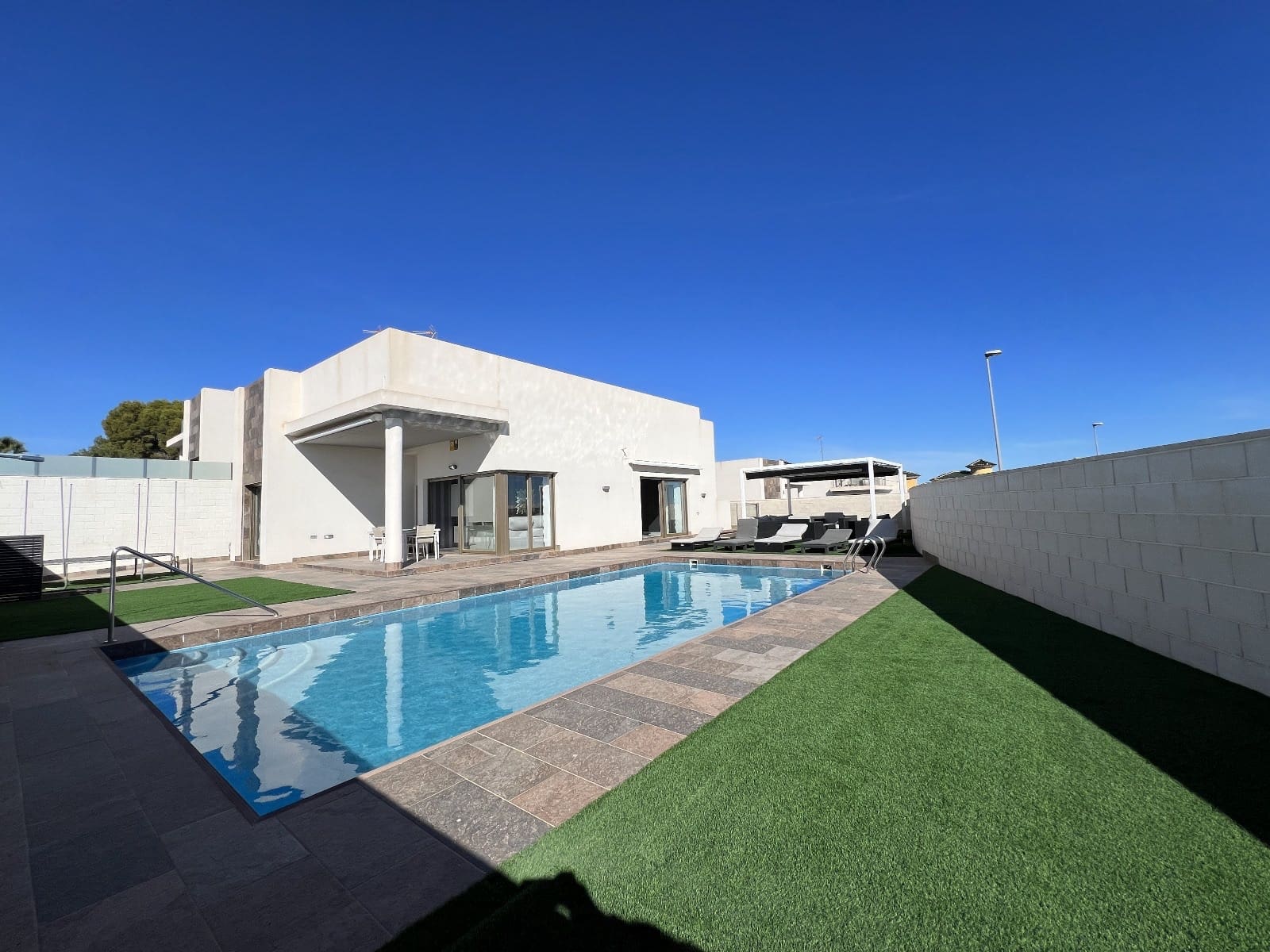 5 camera da letto Villa in vendita in Orihuela Costa con piscina - 675.000 € (Rif: 9808559)