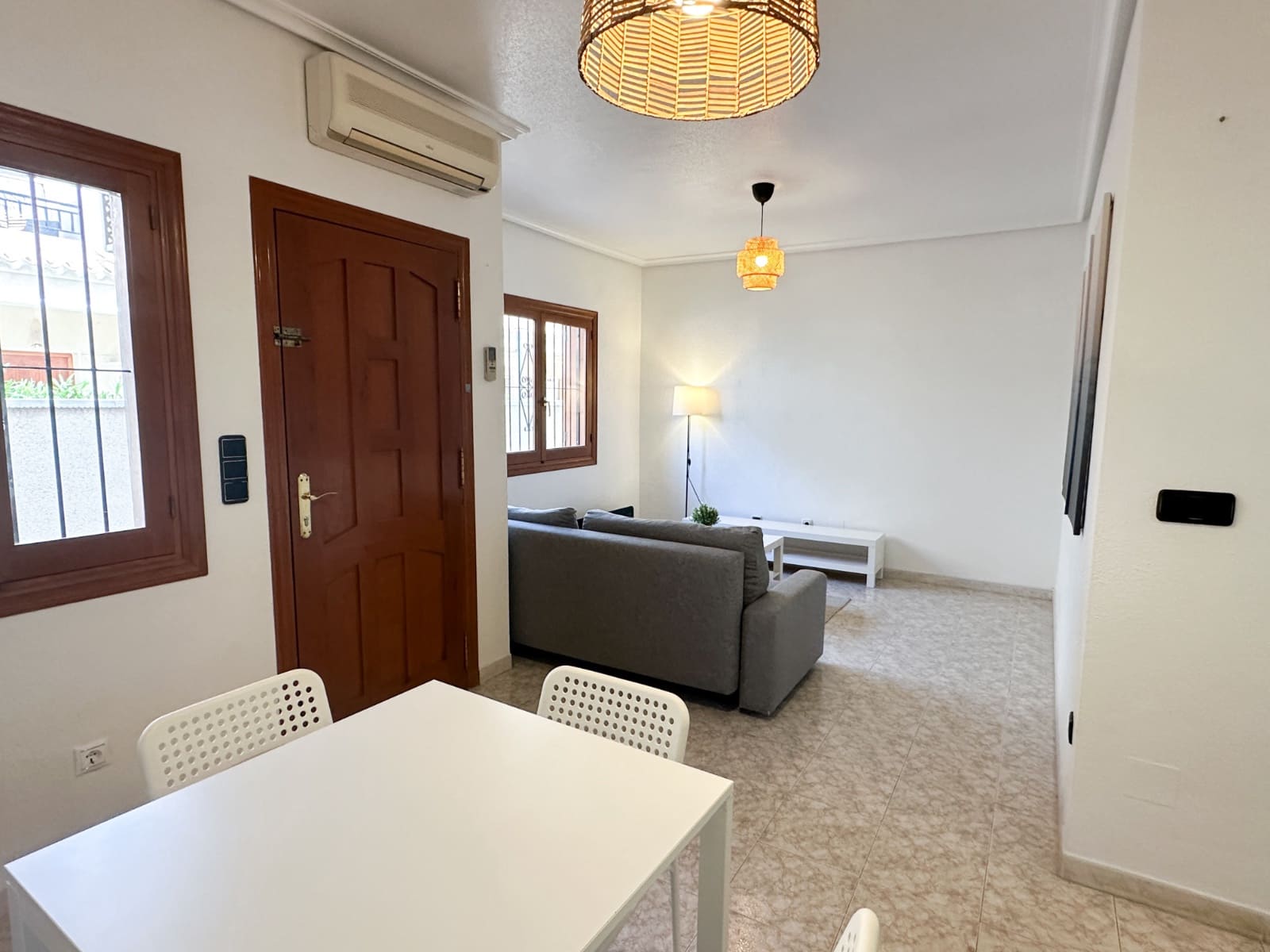 Bungalow de 2 habitaciones en Playa Flamenca en venta con piscina - 185.000 € (Ref: 9829740)