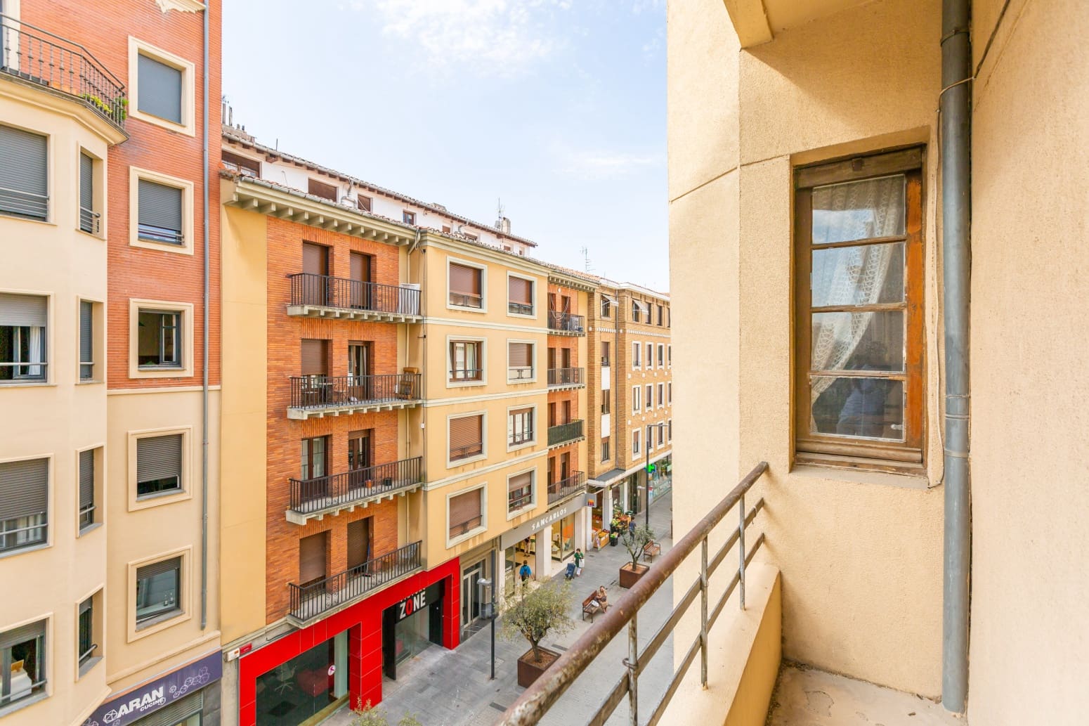 4 bedroom Flat for sale in Pamplona / Iruna - € 380,000 (Ref: 10003556)