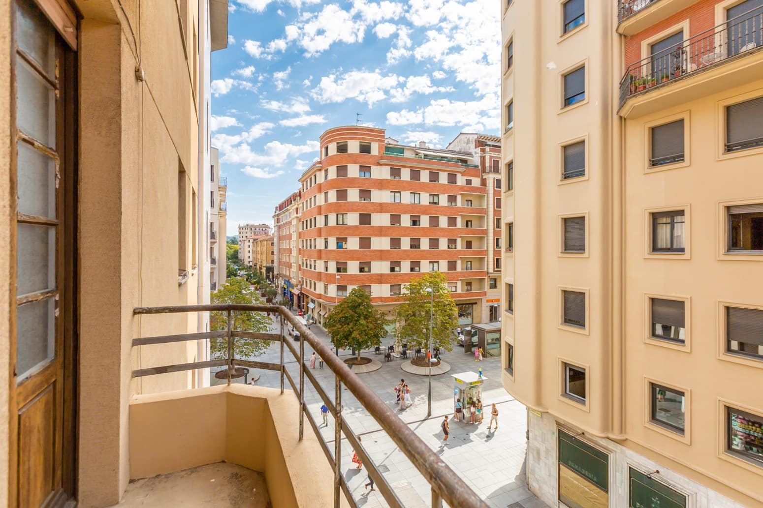 4 bedroom Flat for sale in Pamplona / Iruna - € 380,000 (Ref: 10003556)