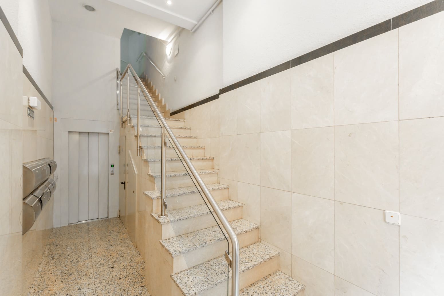 4 bedroom Flat for sale in Pamplona / Iruna - € 380,000 (Ref: 10003556)