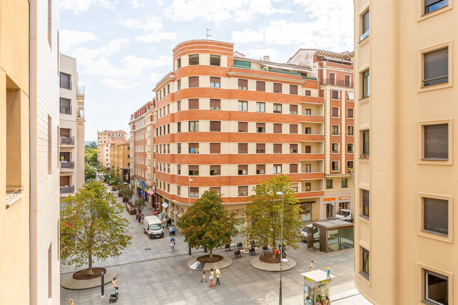 4 bedroom Flat for sale in Pamplona / Iruna - € 380,000 (Ref: 10003556)