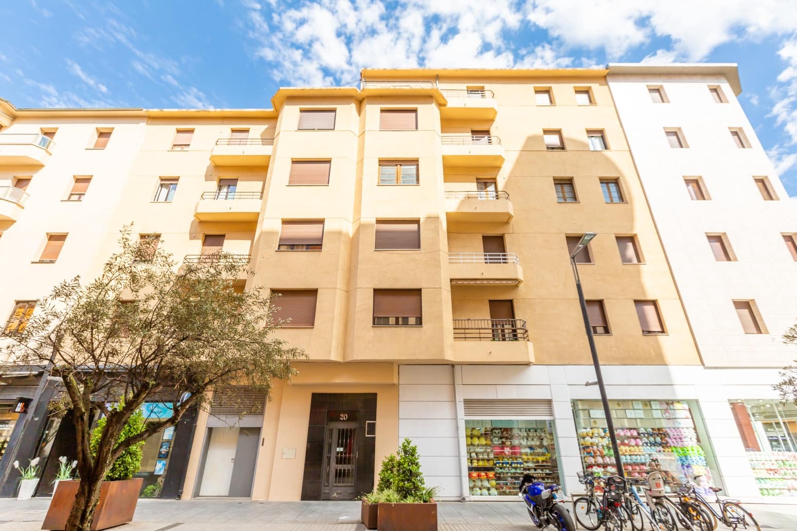 4 bedroom Flat for sale in Pamplona / Iruna - € 380,000 (Ref: 10003556)