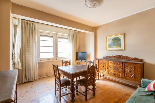 4 bedroom Flat for sale in Pamplona / Iruña - € 380,000 (Ref: 10003556)