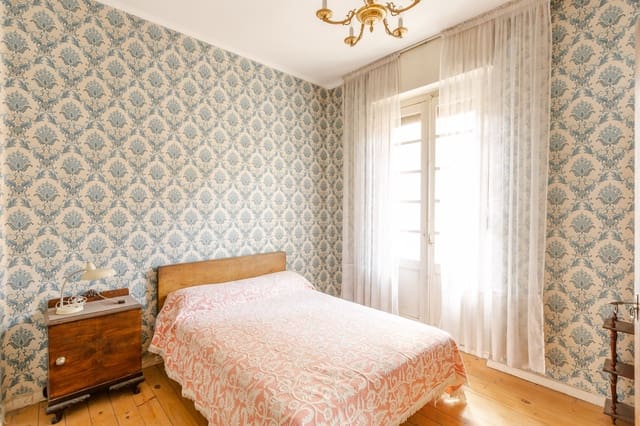 4 bedroom Flat for sale in Pamplona / Iruña - € 380,000 (Ref: 10003556)