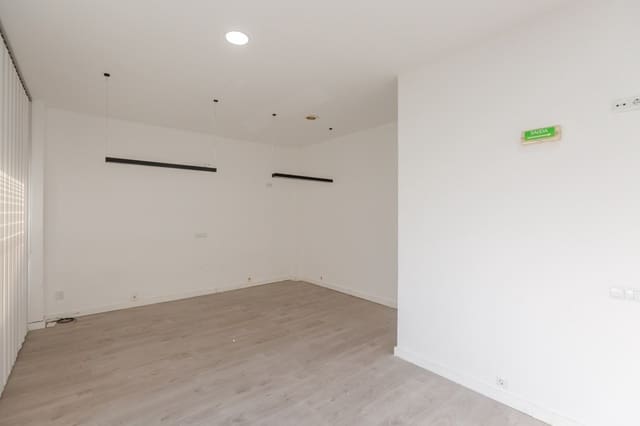 Commercieel te koop in Pamplona - € 64.000 (Ref: 10012949)