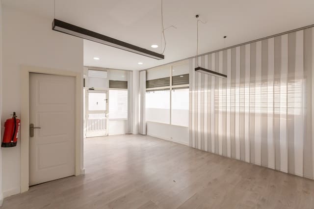 Commercieel te koop in Pamplona - € 64.000 (Ref: 10012949)