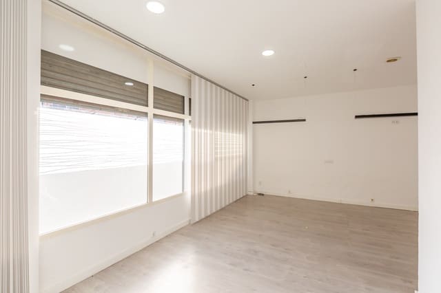 Commercieel te koop in Pamplona - € 64.000 (Ref: 10012949)