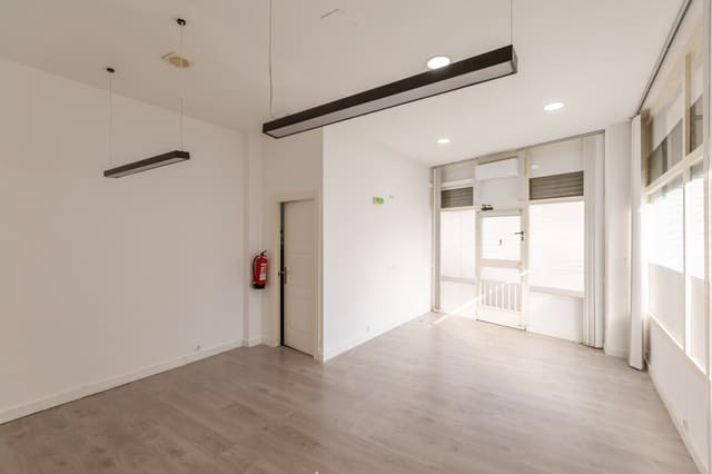 Commercieel te koop in Pamplona - € 64.000 (Ref: 10012949)