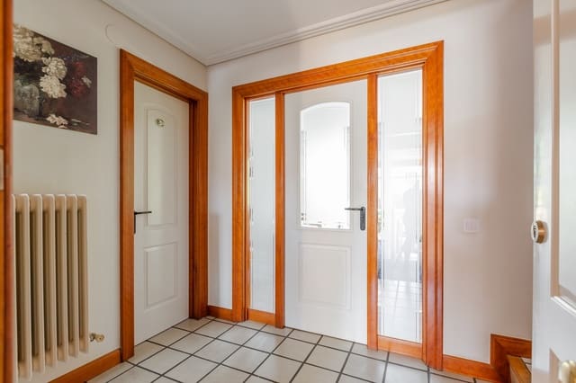 3 bedroom Villa for sale in Zizur Mayor / Zizur Nagusia with garage - € 520,000 (Ref: 10017183)