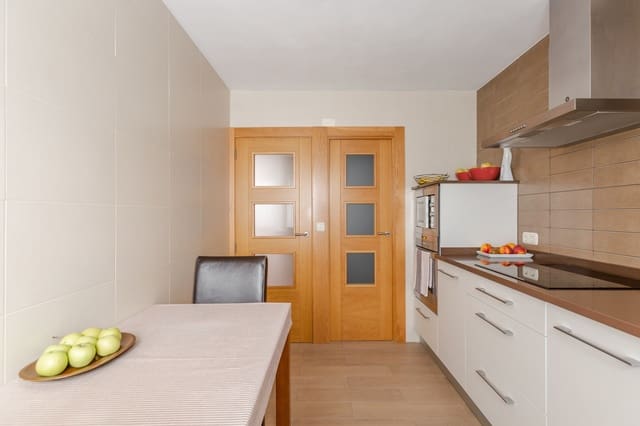 3 bedroom Flat for sale in Pamplona / Iruña - € 215,000 (Ref: 10017184)