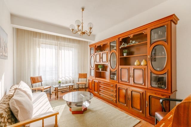 4 makuuhuone Asunto myytävänä paikassa Burlada - 220 000 € (Ref: 10022108)