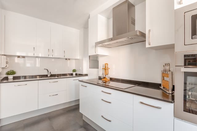 3 sovrum Lägenhet till salu i Pamplona med garage - 345 000 € (Ref: 10023672)