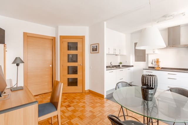 3 sovrum Lägenhet till salu i Pamplona med garage - 345 000 € (Ref: 10023672)