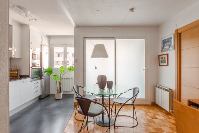 3 sovrum Lägenhet till salu i Pamplona med garage - 345 000 € (Ref: 10023672)